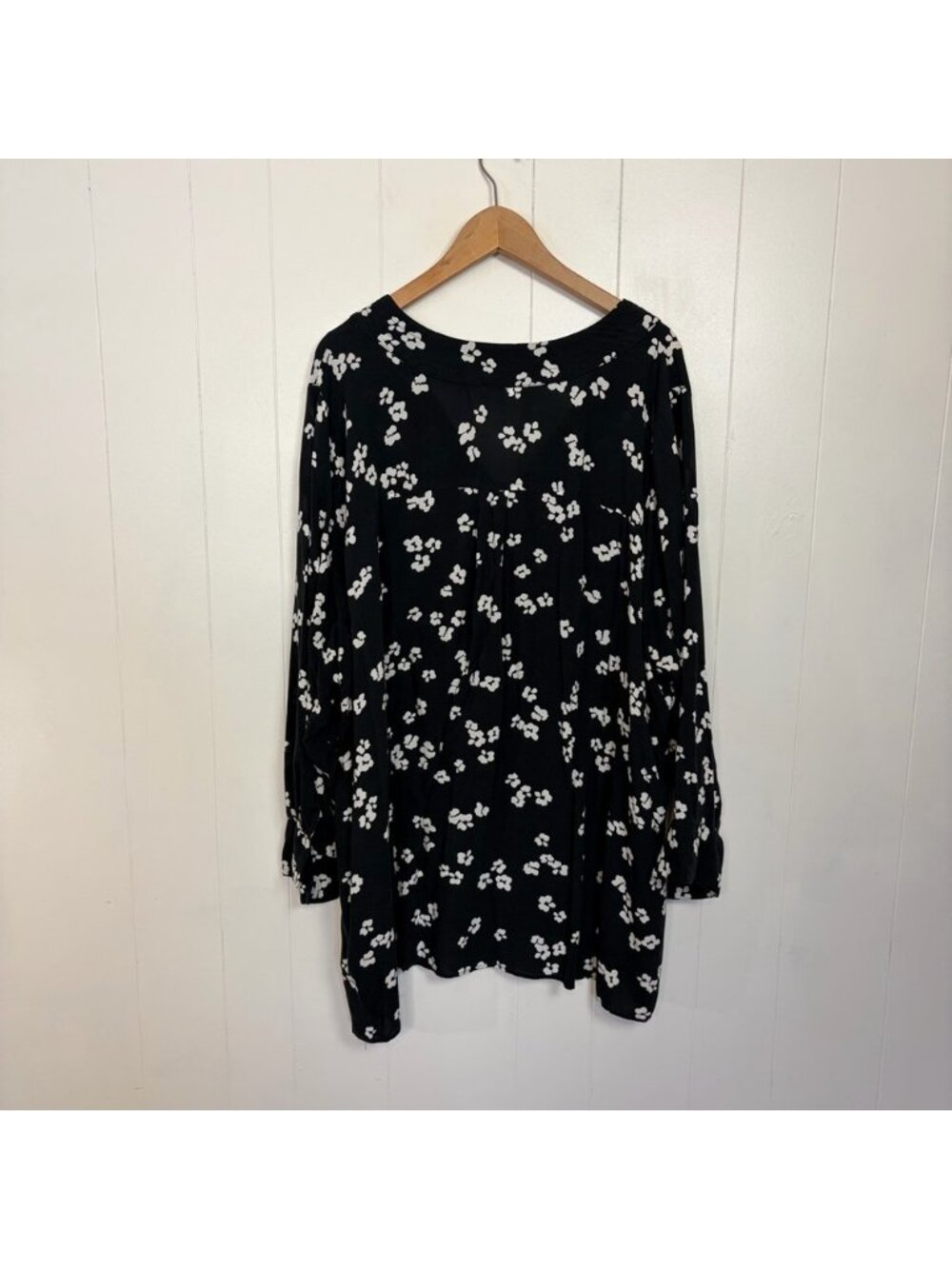 Penningtons Black Floral Tunic Top Blouse size 5X Office Work Wear Summer - Picture 5 of 9